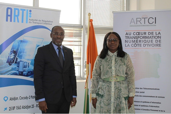 M. N’Zi Assamoi Désiré, Directeur Général de l’ARTI et Mme Touré Namahoua, Directeur Général de l’ARTCI